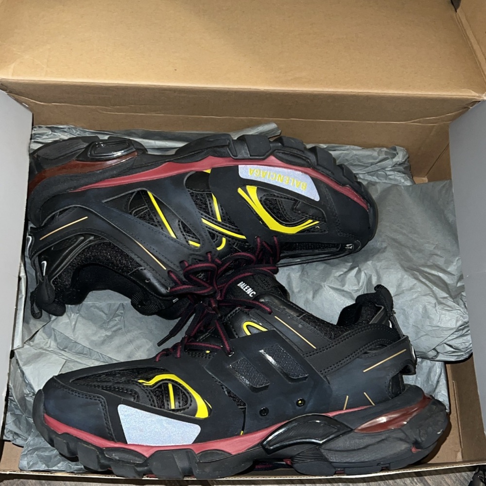 Balenciaga Tracks